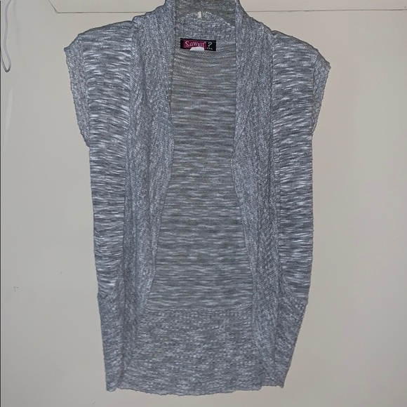 Juniors short sleeve cardigan size small - Picture 2 of 5